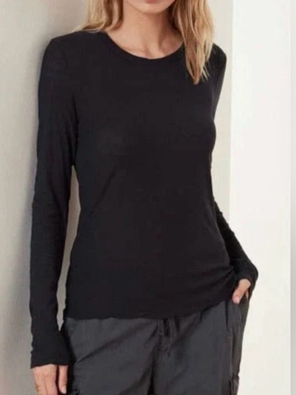 James Perse • Raw Hem Crew Neck Long Sleeve in Black